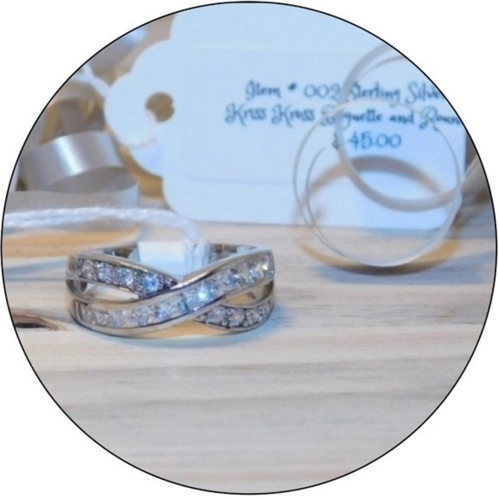 STERLING SILVER 925 KRISS KROSS RING